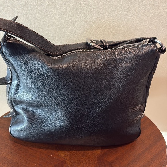 Marc Jacobs  shoulder bag  pebbled leather black  Taupe stitching Great hardware - Picture 10 of 17